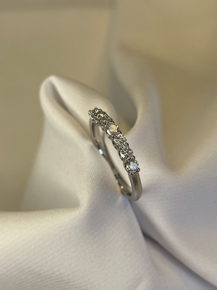 7 round diamond ring 0.35 carat